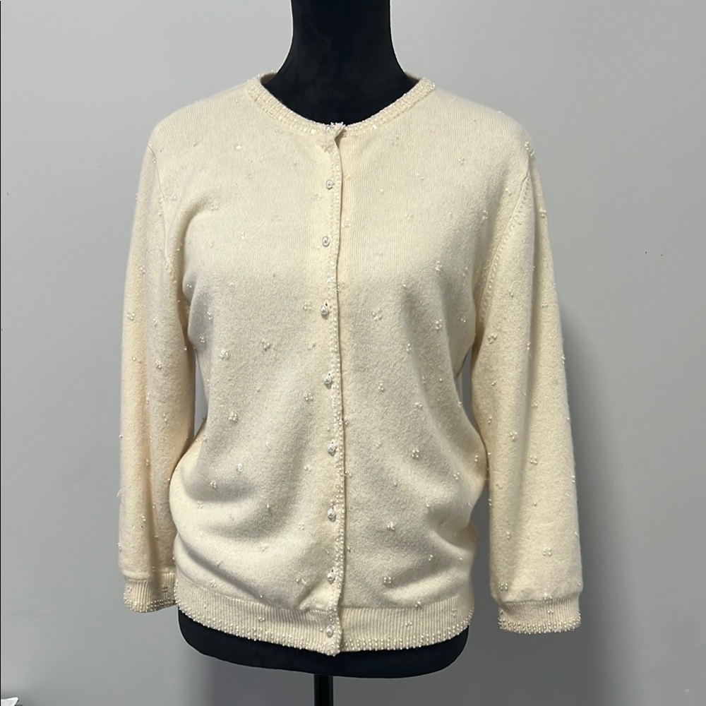 Cashmere Elegant Cream Cardigan Button Down Sweater Pearls details size Small